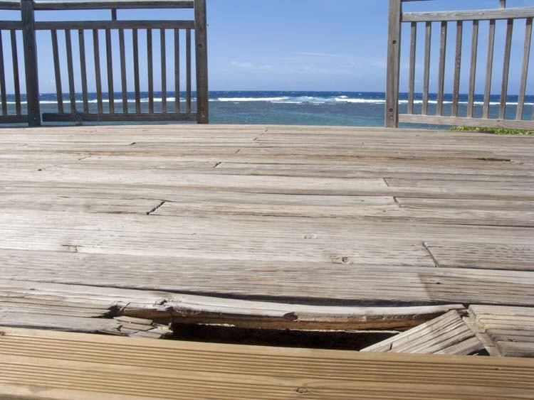 Saint-Pierre, station balnéaire ? Installations dangereuses.