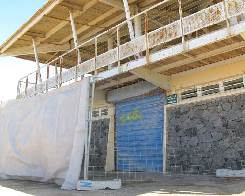 Bloc sanitaire en péril et privatisation du domaine public à Saint-Pierre